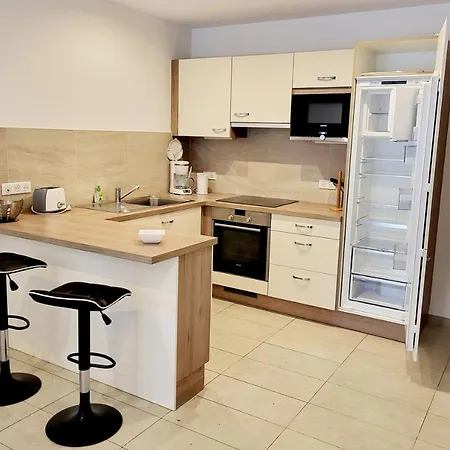 La Romeo, Piscine Et Apartament