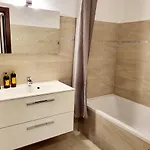 La Roméo, Piscine Et Appartement