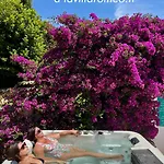 La Roméo, Piscine Et Appartement *
