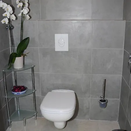 La Romeo, Piscine Et Appartement