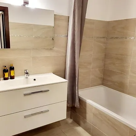 La Romeo, Piscine Et Appartement