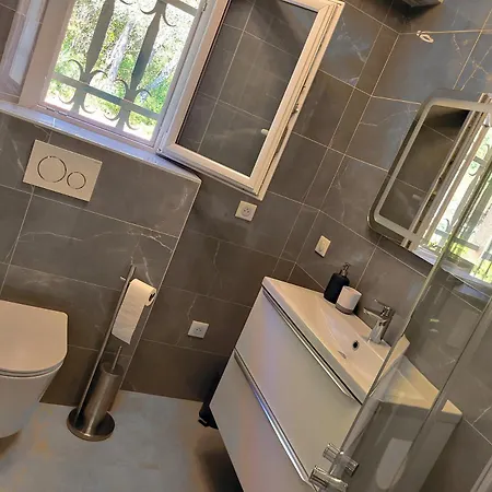 La Romeo, Piscine Et Appartement