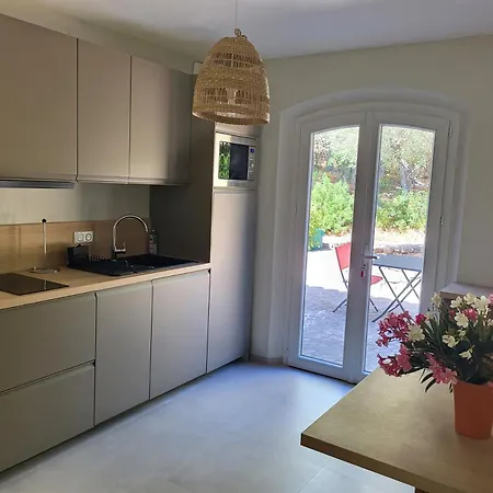 La Romeo, Piscine Et Lejlighed Sainte-Maxime