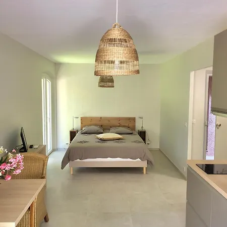 La Romeo, Piscine Et * Сент-Максим