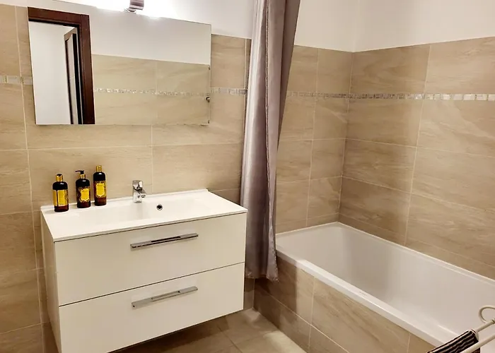 La Romeo, Piscine Et Апартаменты