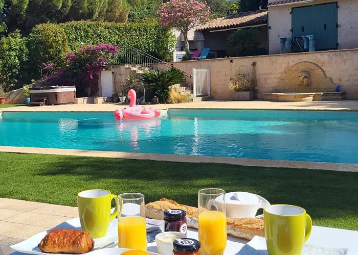 La Romeo, Piscine Et Апартаменты Сент-Максим
