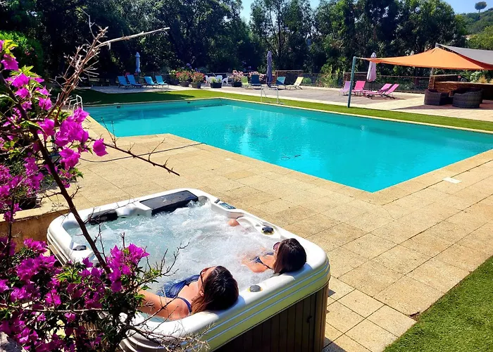 La Romeo, Piscine Et * Сент-Максим